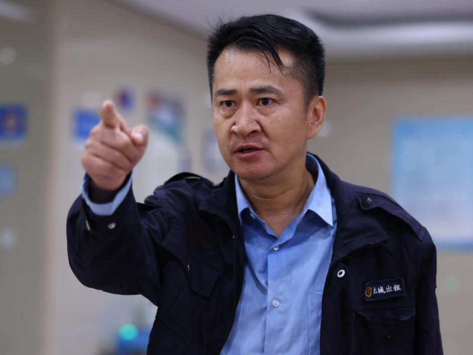 知名演员李嘉明：因无戏可拍摆摊卖炒面，原来张颂文说的是实话