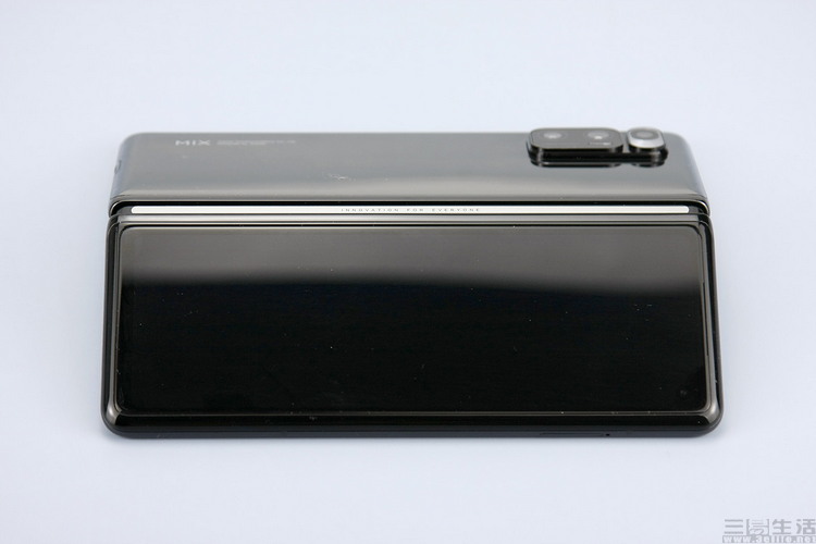 廉價折疊屏手機將至，誰贊成、誰反對？