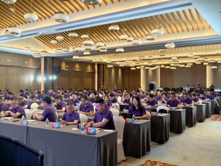 巳海昇屏，E立潮头！2025年AOC显示器全国操盘手大会隆重召开！