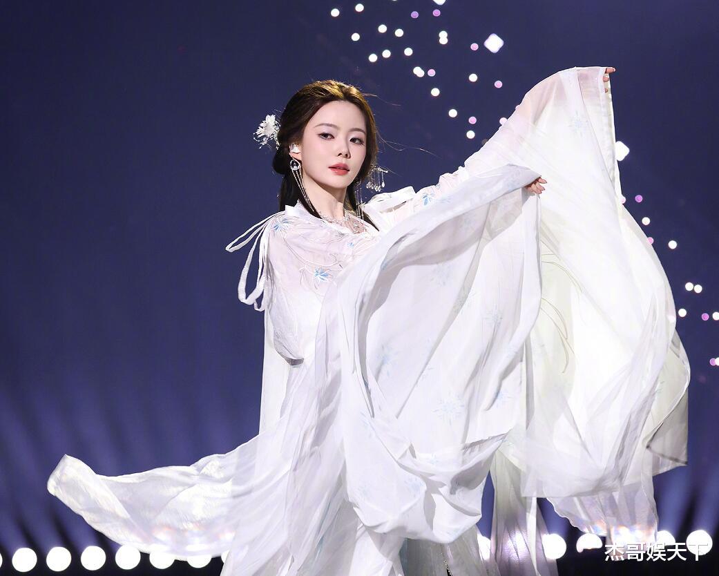 梁源手撕流量爱豆邓佳鑫，华语乐坛没救了