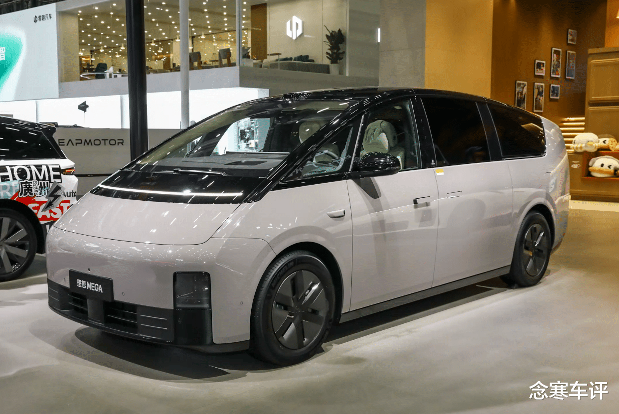 零跑首款旗舰MPV亮相！D19标配激光雷达，115度电池，双8797芯片