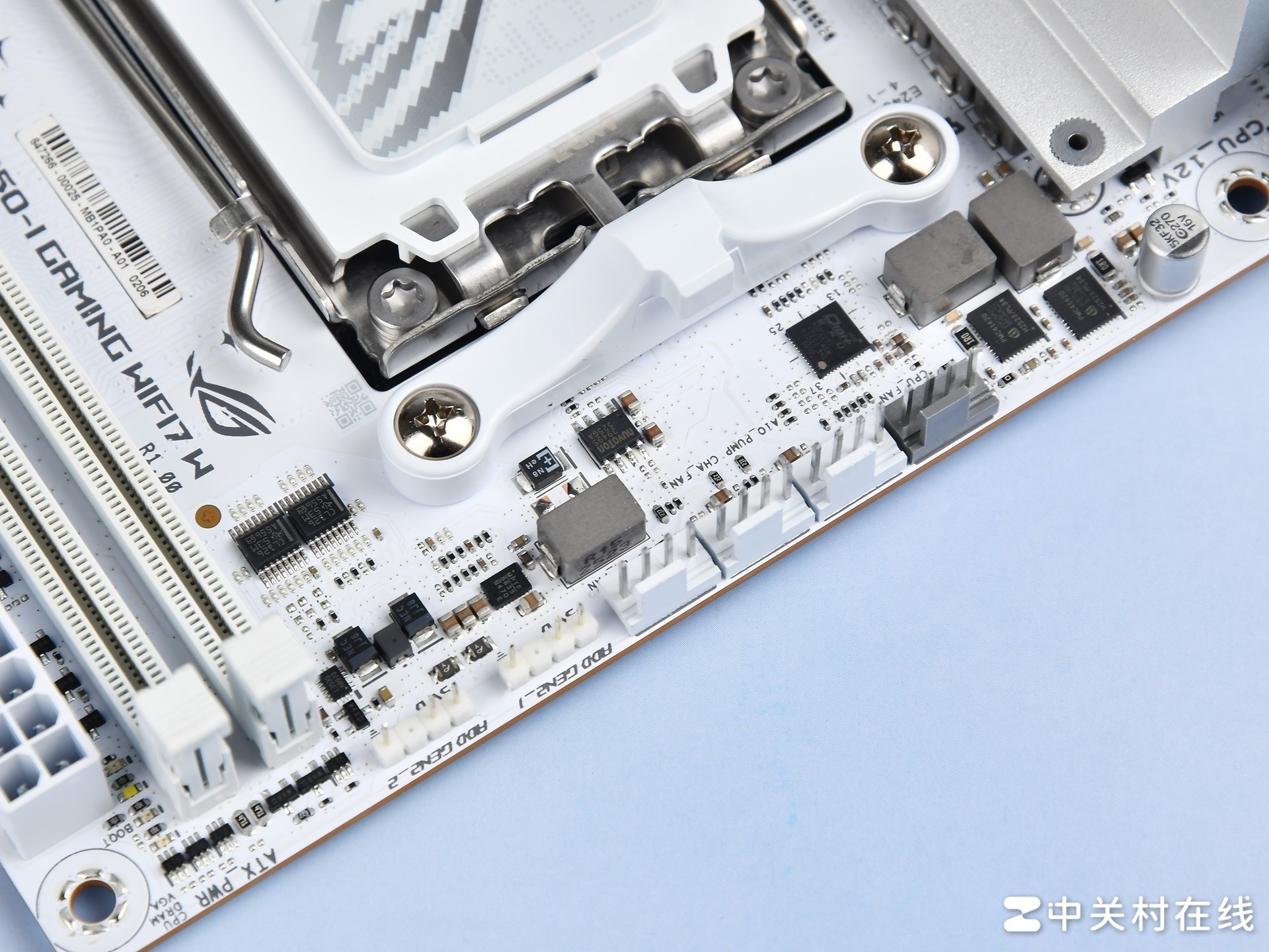 首款ITX吹雪主板！華碩B850迷你吹雪主板評測