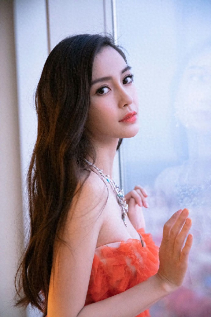 Angelababy这套渐变橙粉礼裙造型太美啦