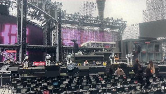 跨年晚會最忙的“人”是機器人！多家晚會將有機器人表演