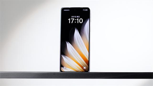 給你輕盈而涼爽的體驗 夏日入手折疊屏機選OPPO Find N5