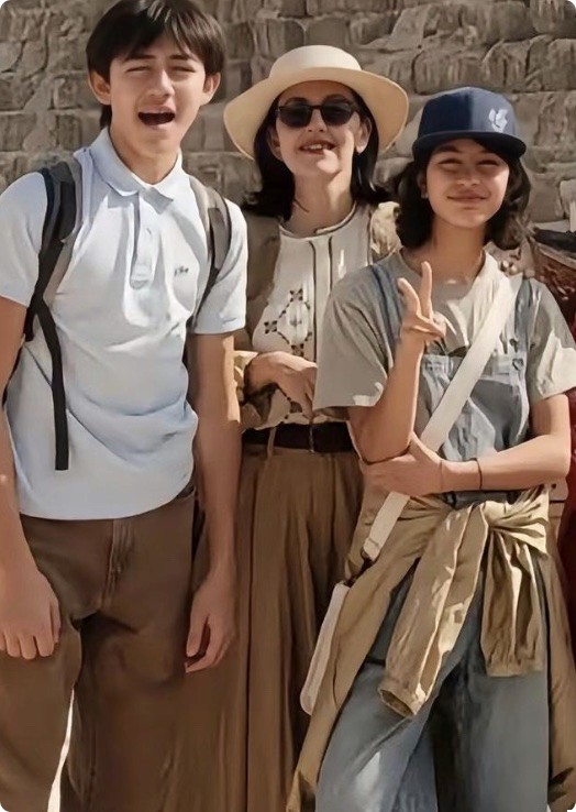 刘烨女儿才是最美星二代,混血萝莉变超模高级脸,演法语片太出众