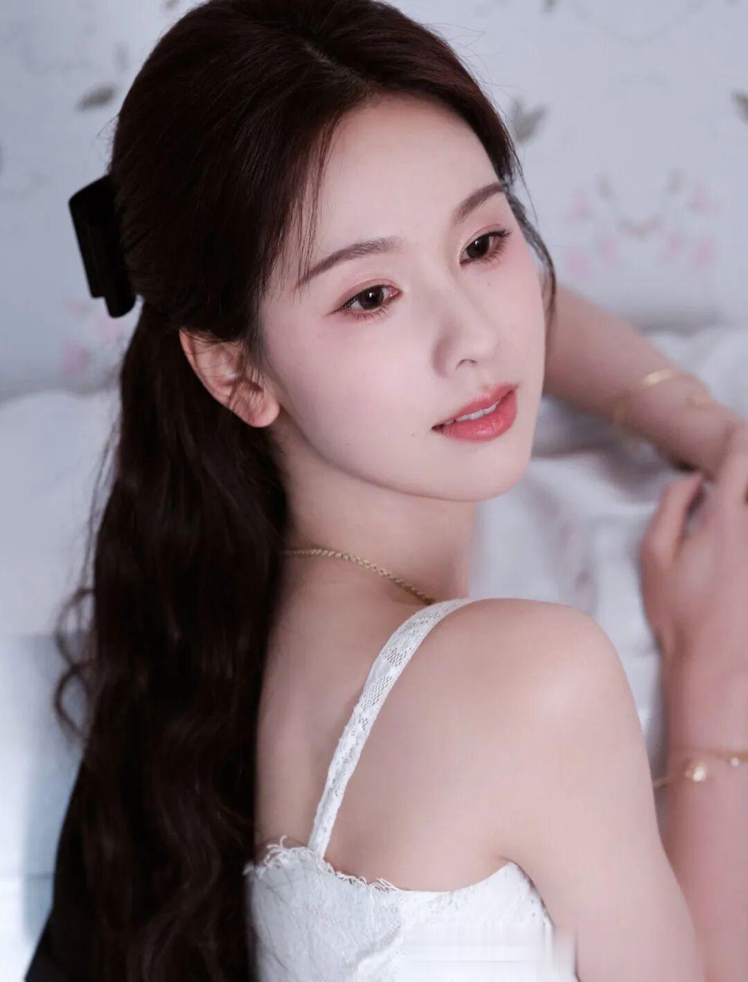 陈都灵飘逸之美