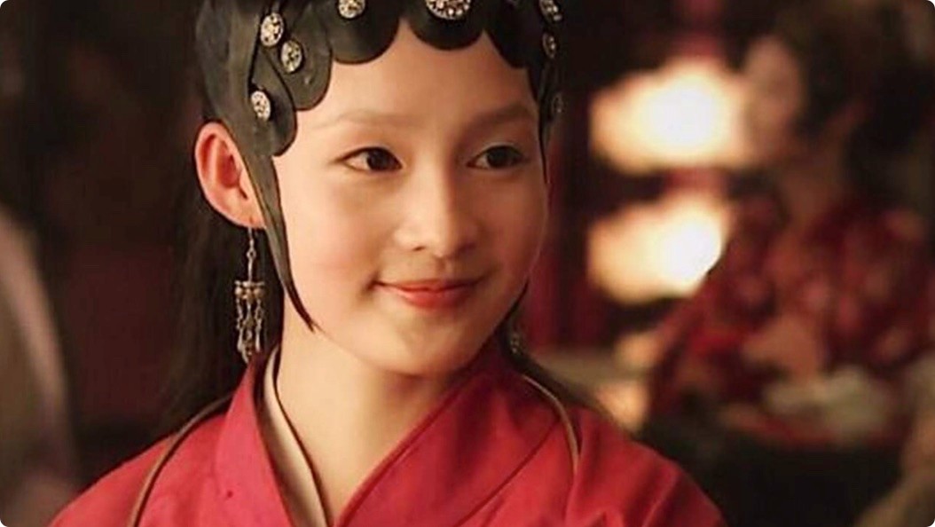 对比马思纯和李沁，才发现女人真正的高情商，是让所有人都舒服