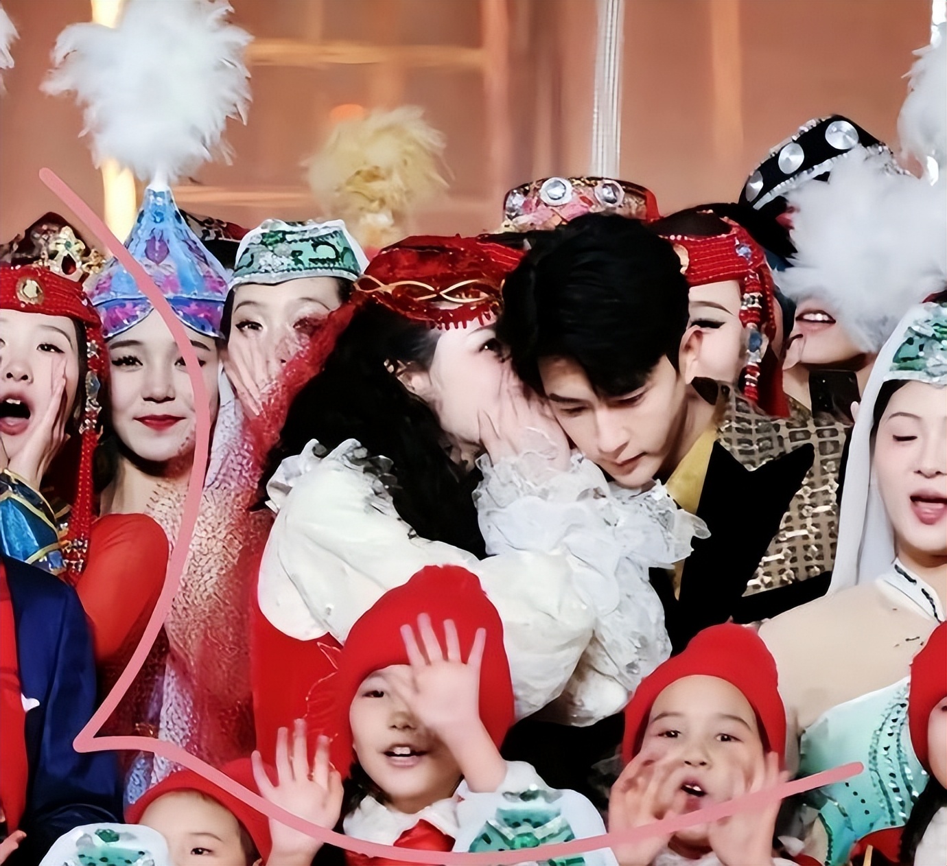 迪丽热巴悼念于朦胧，网友：凤九终别白真，青丘永失白月光