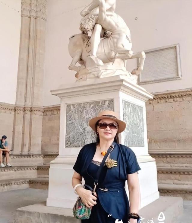 80年代红极一时的女明星，嫁红二代之子，离婚后现状如何？