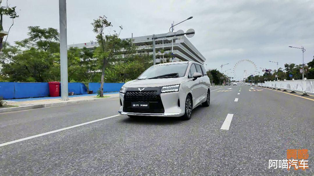 人民的MPV该是啥样？五菱星光730开起来如何，喵哥告诉你试驾体验