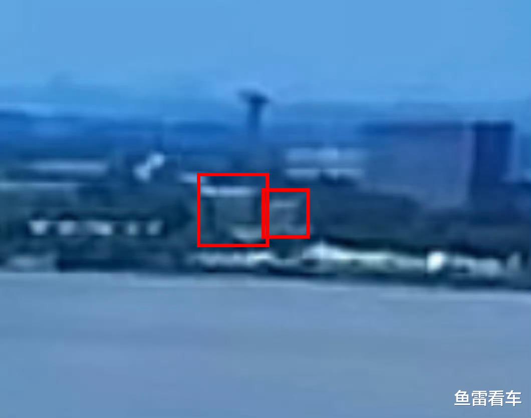 雏形已现!中国新型航母舰岛末端类似烟道的部分确定为雷达基座