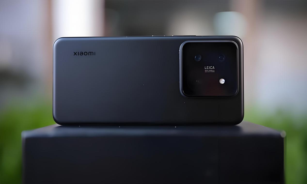 骁龙8Gen3、90W快充、三颗徕卡镜头,这手机凭啥销量爆棚?