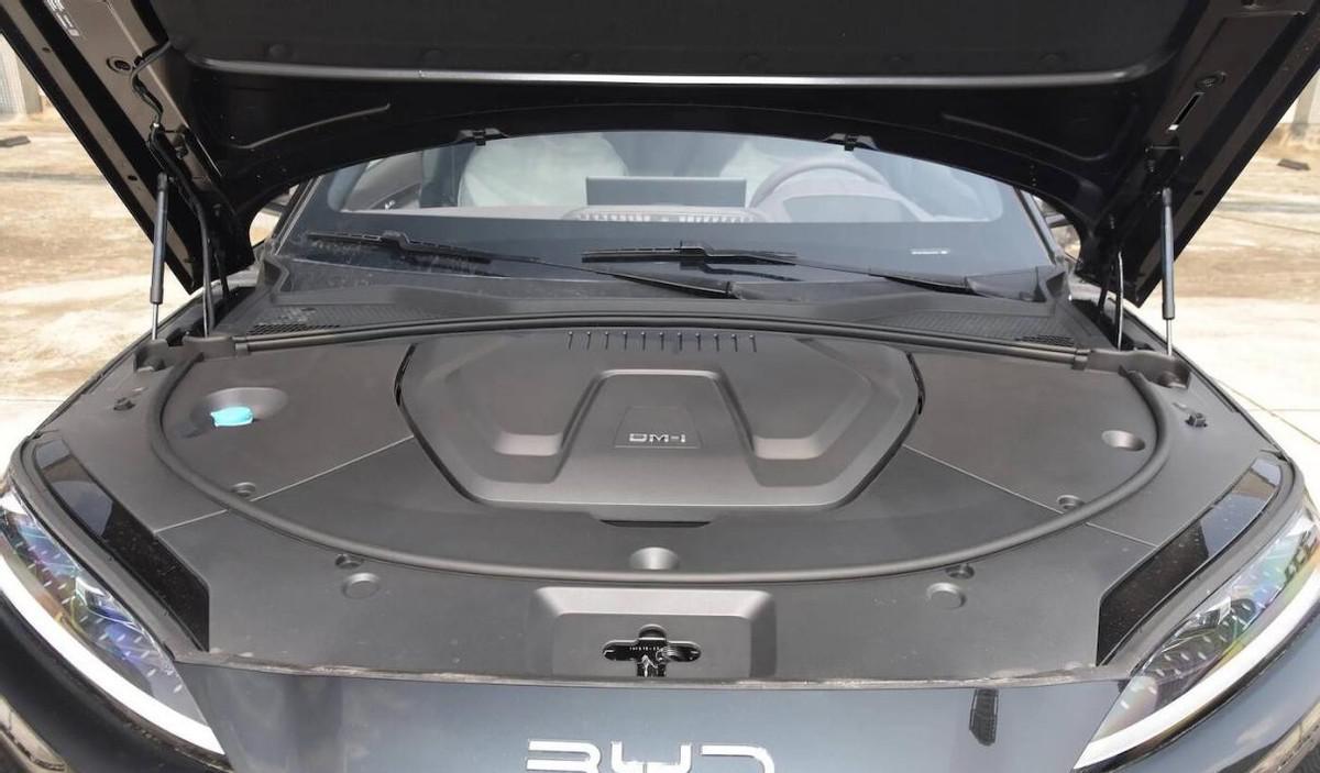 空间、续航、智能全都要！启源Q07对决宋PLUS，谁能一步到位？