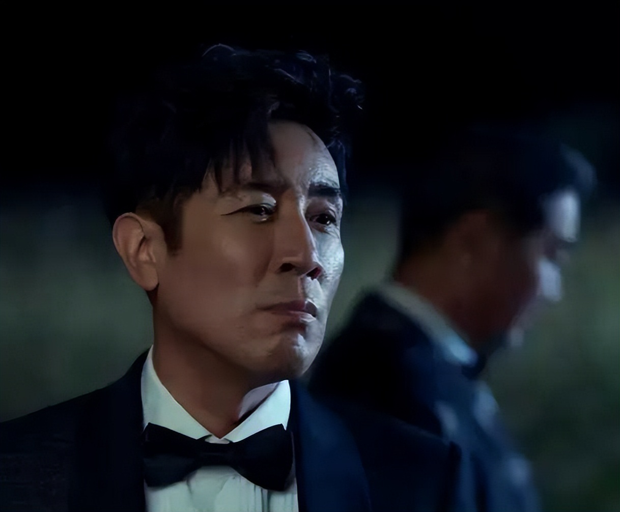 央视点名!两面三刀、立场模糊、给日本捐款,这8位艺人原形毕露