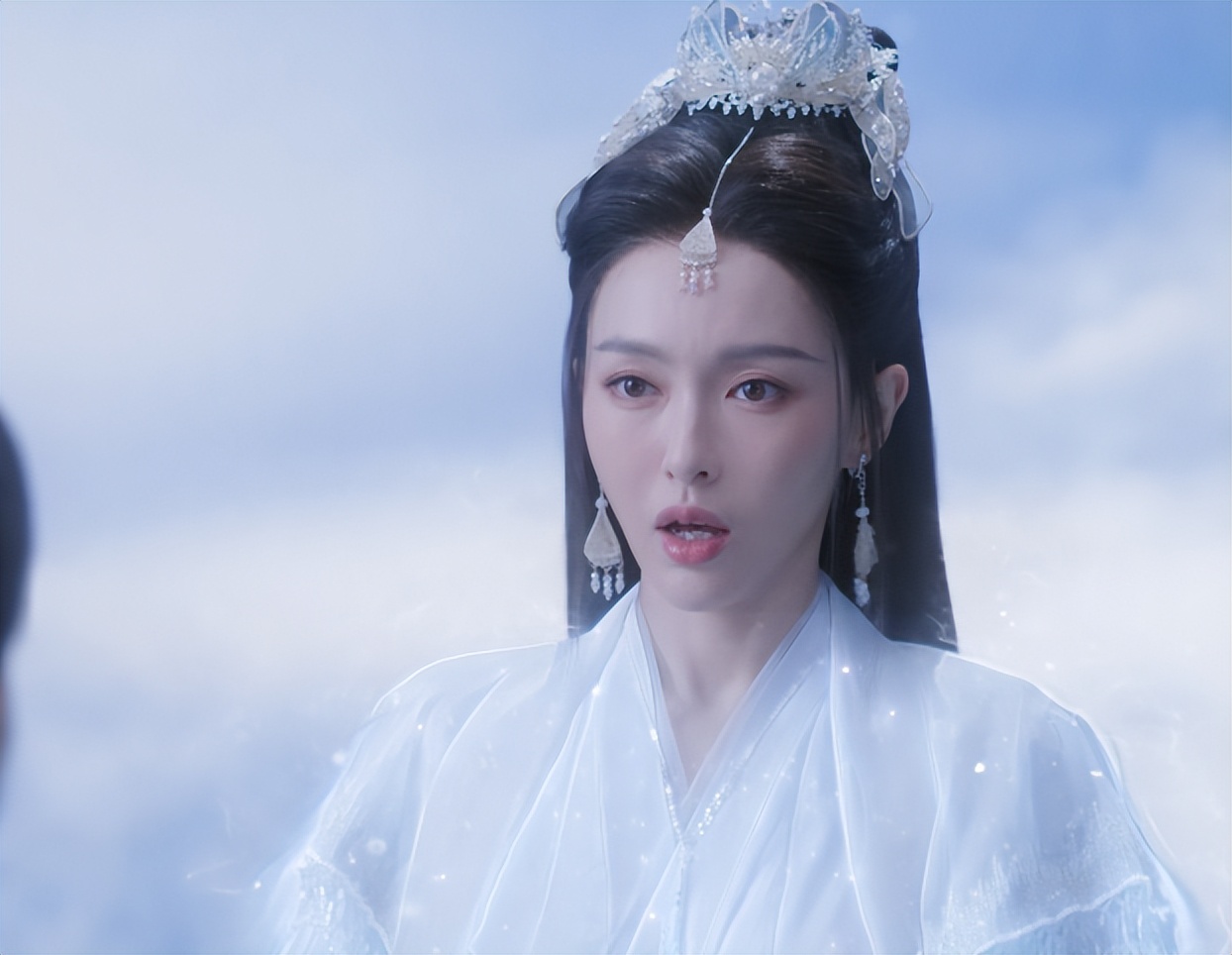 好家伙，唐嫣《念无双》开播就差评不断，观众的弃剧理由竟出奇的一致