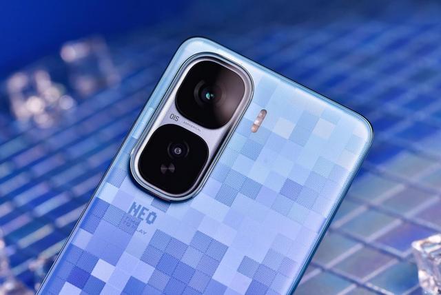 游戏体验拉满！标配骁龙8至尊+6800蓝海电池，这款手机值得入手吗