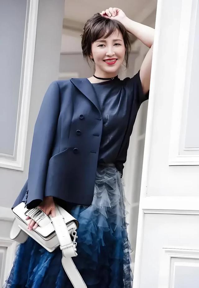 千位大方女星，真没把观众当外人——岳丽娜