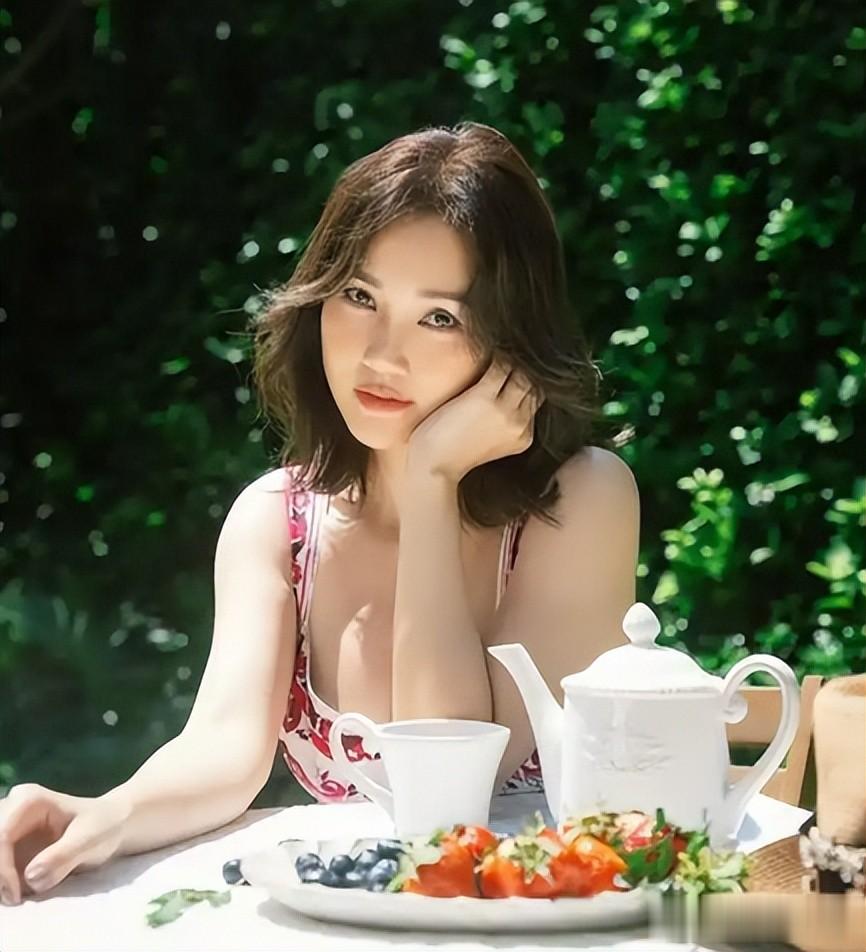 香港知名女星哭了，自爆肺部一年爆了6次，长期吃素担心走大S老路