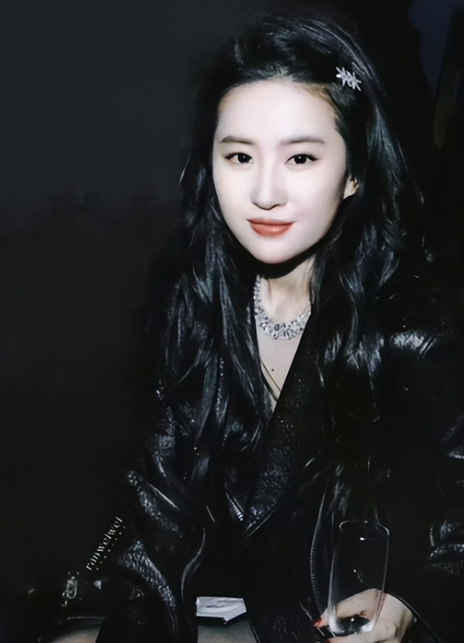 向太终于开口！坦白刘亦菲真实人品，原来巩俐当初真没说谎