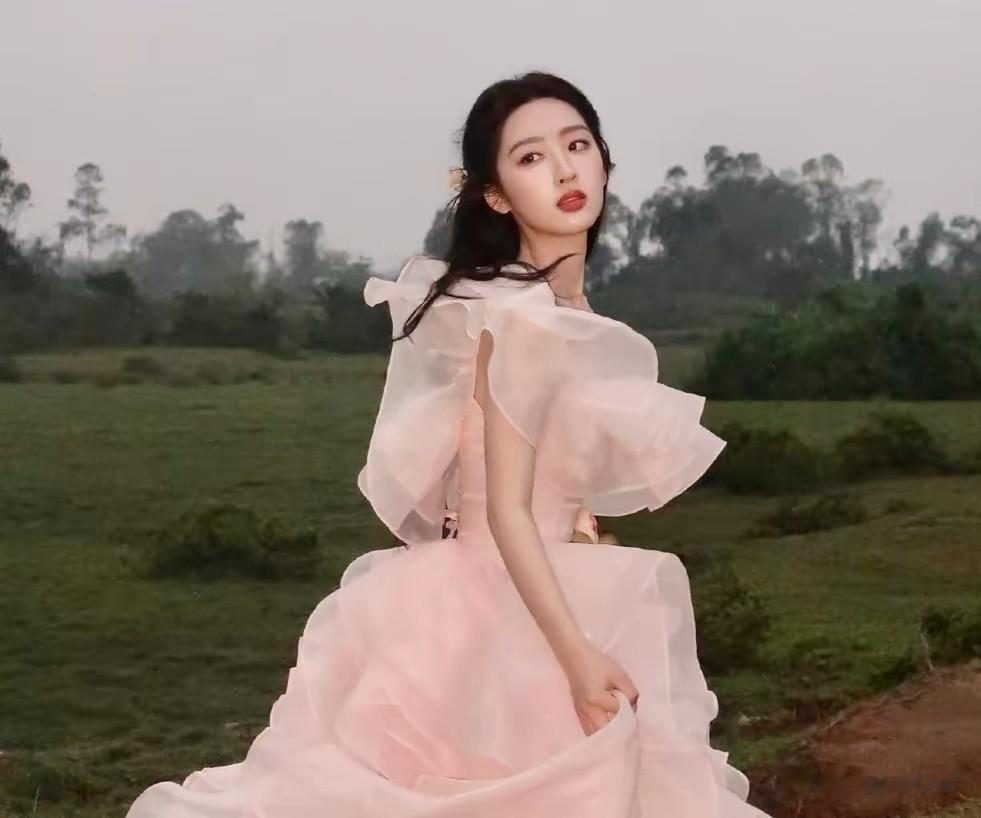 邓恩熙：法式田园风少女