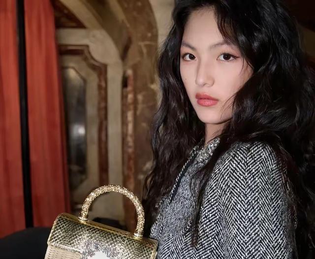 直到佟知霏和王诗龄站在一起，我才发现，气质不是用钱砸出来的