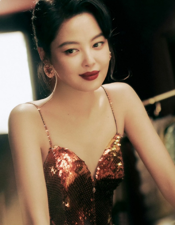 硬气反击6天后，回老家鹤岗撸串的辛芷蕾，没给郝蕾留一点体面