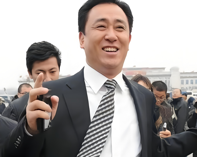 许家印被抓后,恒大歌舞团长白珊珊被传低调嫁富商,如今近况曝出