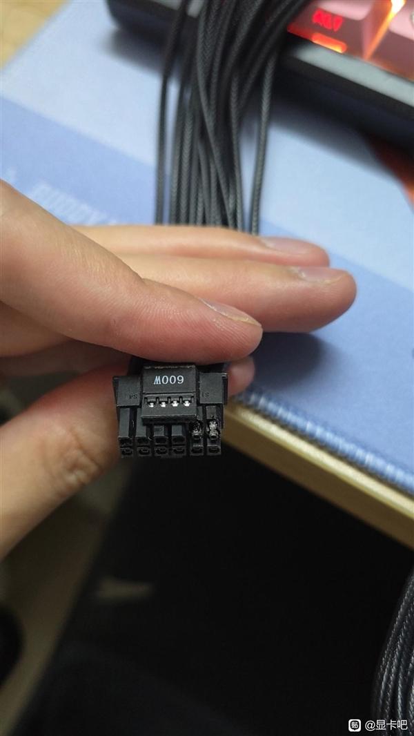 首批受害者出现:RTX 5090D电源接口接连被烧!
