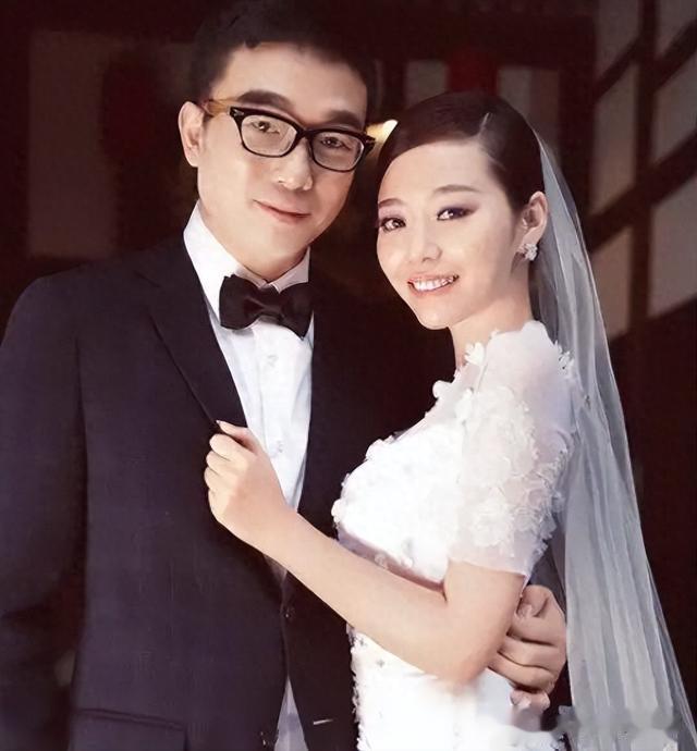 离婚7年，张靓颖再次让世界“刮目相看”，独得6亿的冯轲后悔了吗