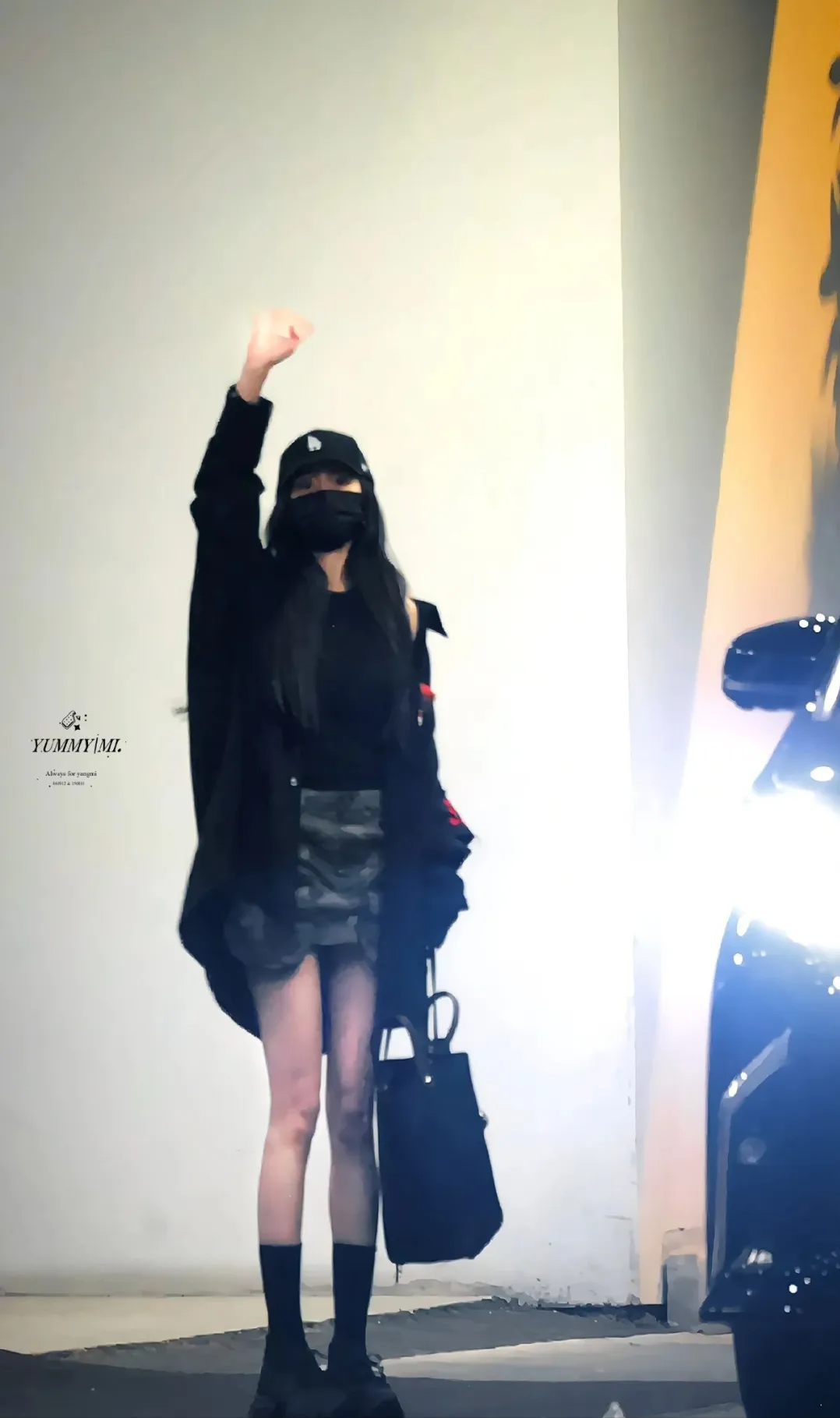 被杨幂“20套夏日穿搭”惊艳,搭小白鞋马丁靴,普通人照着穿好美