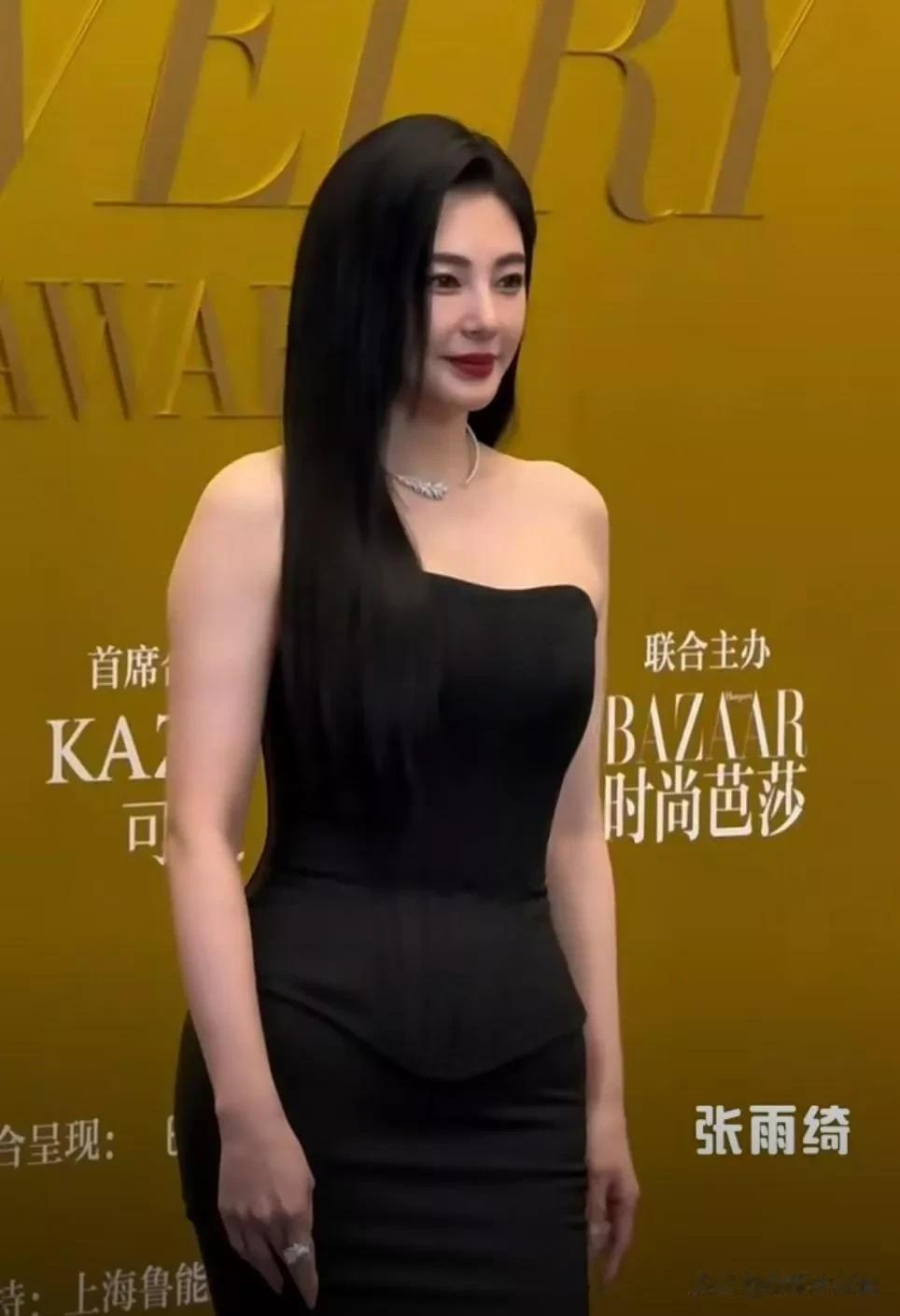 高圆圆的腰，陈妍希的胯，这些珠圆玉润的女星性感起来，迷死人