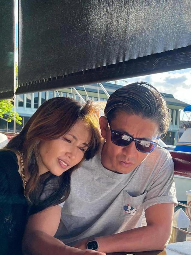 工藤静香木村拓哉结婚多年依旧恩爱！钱赚到手软，女儿个顶个的美