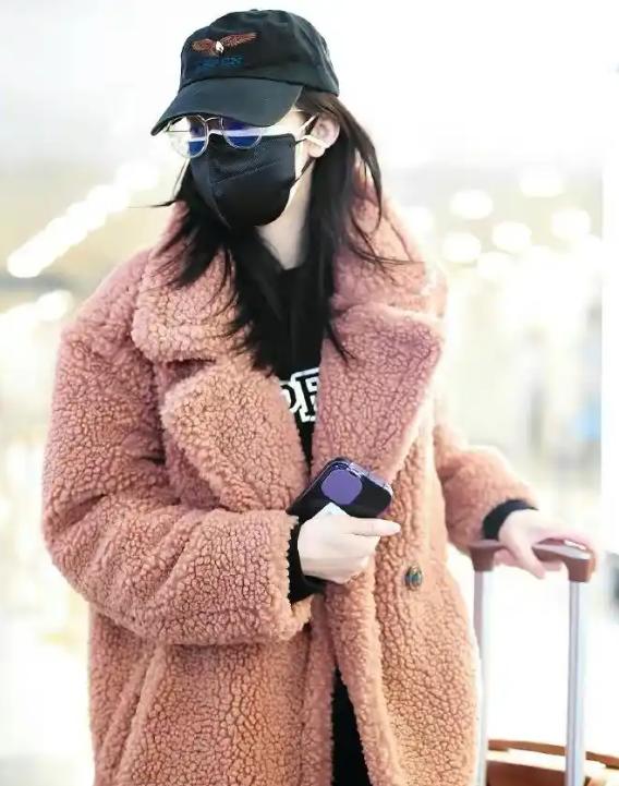 迪丽热巴因消失被传怀孕生子，如今真相终于大白，难怪央视力挺