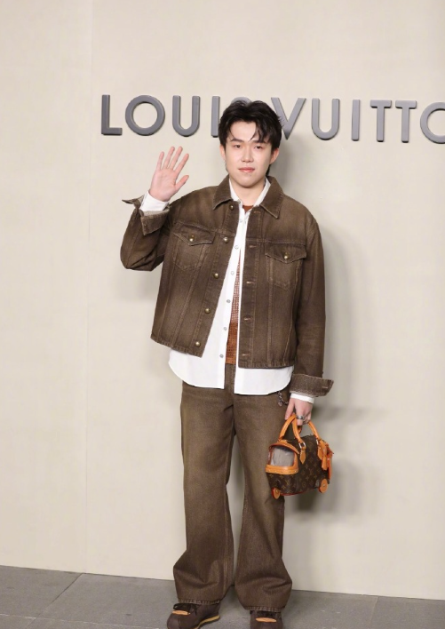 北京这一夜:王楚钦引全场尖叫,被金晨的嘴吓到,巩俐生图赢麻了