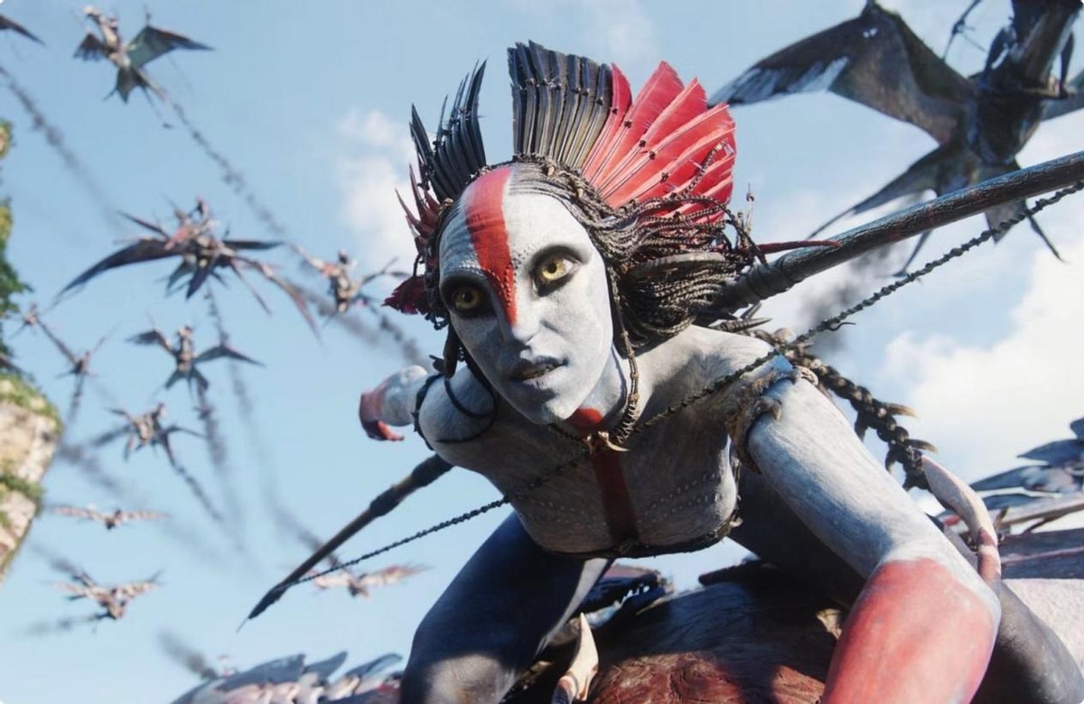 卡梅隆新片最大亮点，别林外孙女变身“性感火巫”，抢光主角风头