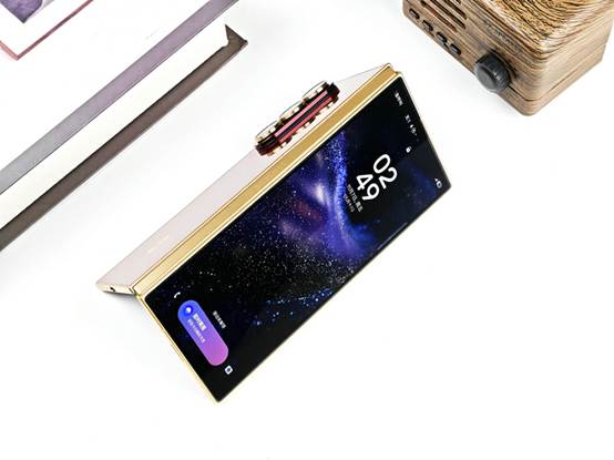 心系天下三星W26評測：折疊屏旗艦的高端典范