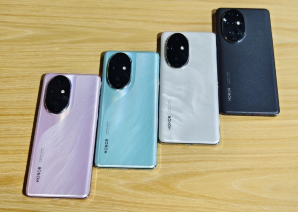 榮耀宣布清倉，從3199元跌至1699元，16GB+512GB+100W閃充