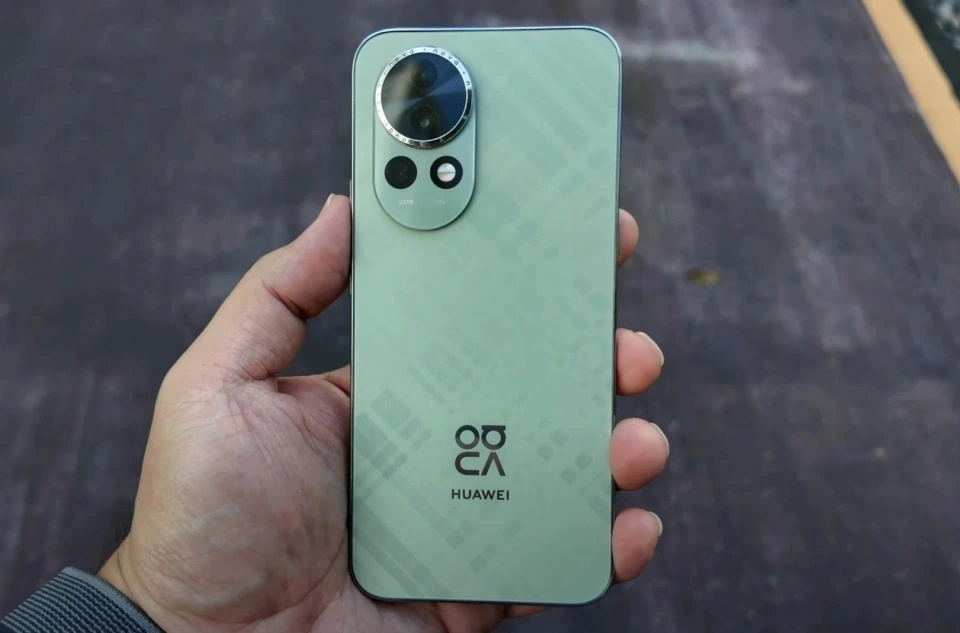 华为开启清仓模式,256GB+6000万+卫星消息,国补价跌至1954元