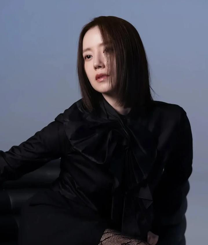 她是韩国真正的韩国“氧气美女” 长相温润漂亮，出道18年零绯闻