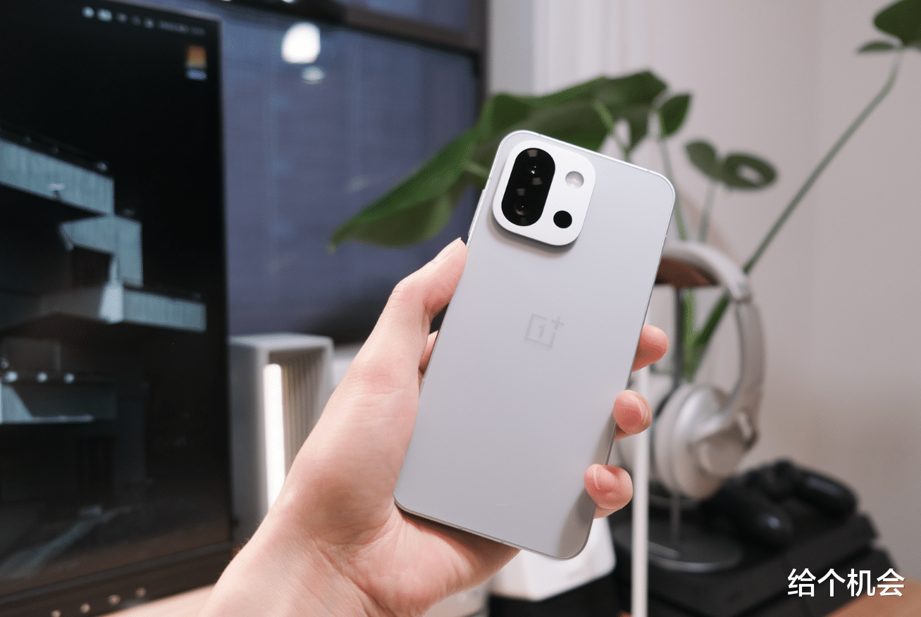 2025續航“超猛”的小屏手機，雙11重點考慮，512G成年輕人最愛