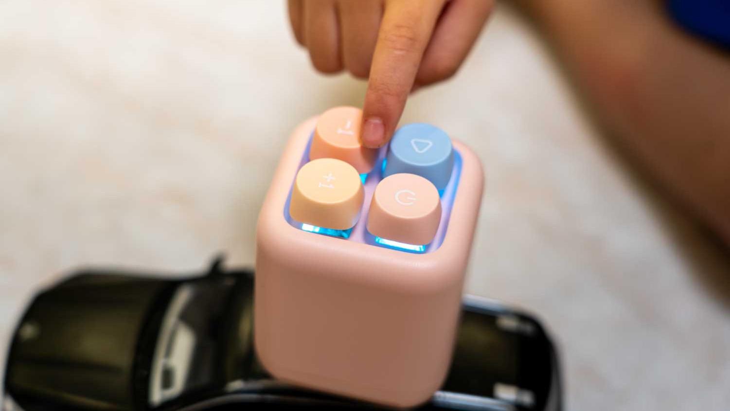 好玩的蓝牙音箱，Allway解压蓝牙音箱开箱