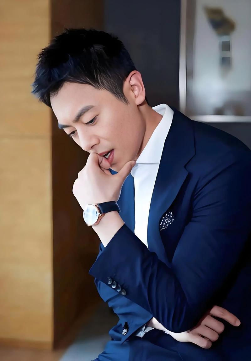 41岁朱亚文再破天花板,这一次,他让郭麒麟和整个娱乐圈沉默了