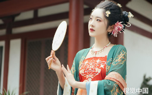 未婚夫一直不肯娶我，我撕掉婚约，他却红了眼说……