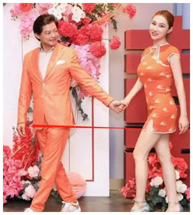 她是央视认证的大歌唱家，嫁大30岁二婚老头，如今周游世界很幸福