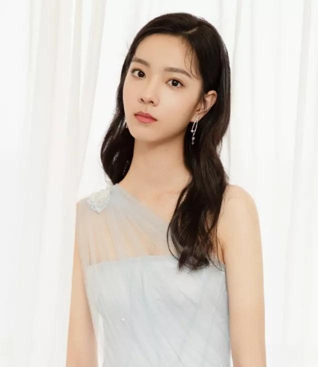 00后庄达菲：清纯皮囊下的多面力量！