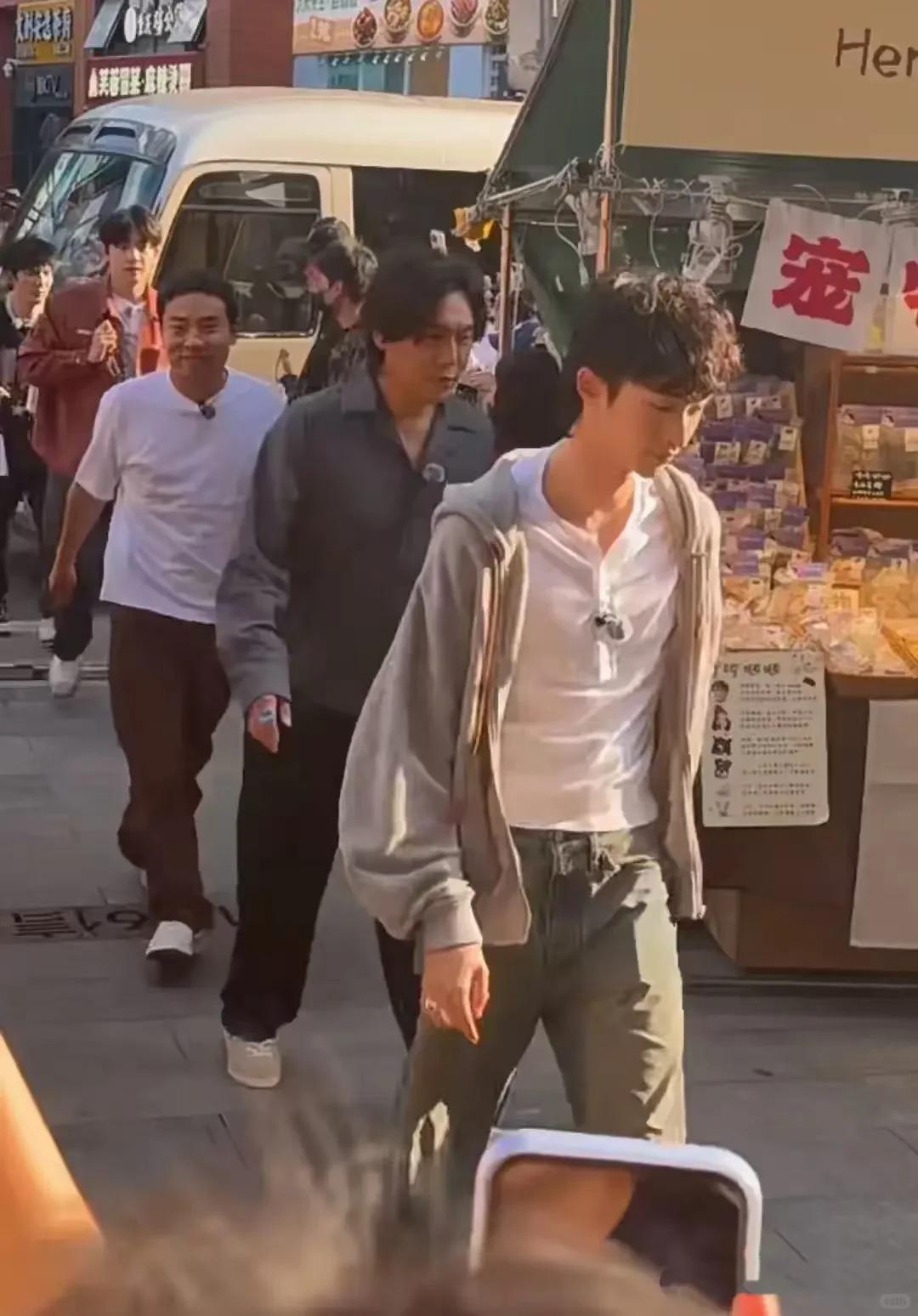 一个被窝睡不出两种人!对伊能静涎欲滴的秦昊,给庾澄庆上了一课