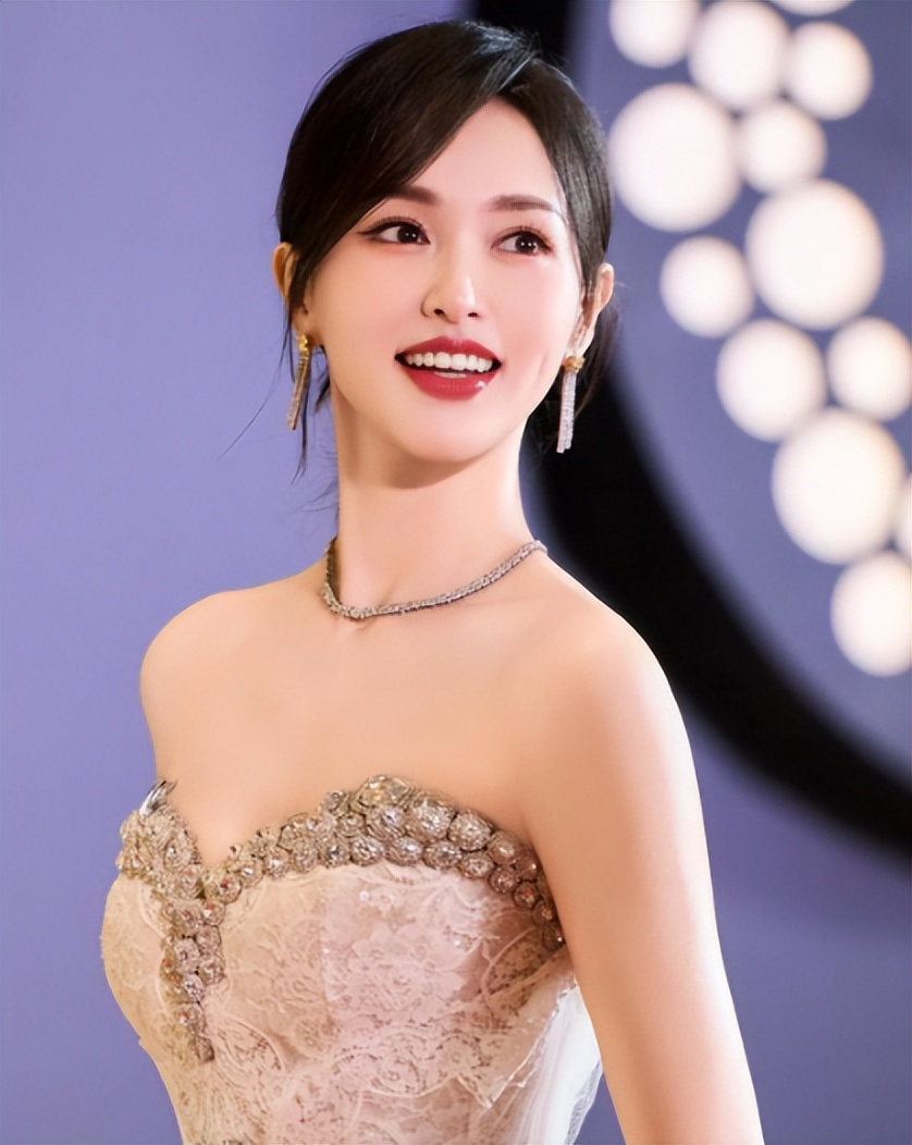 44岁的宋佳不必再惋惜了!事已至此,你应该承认自己“不如”唐嫣