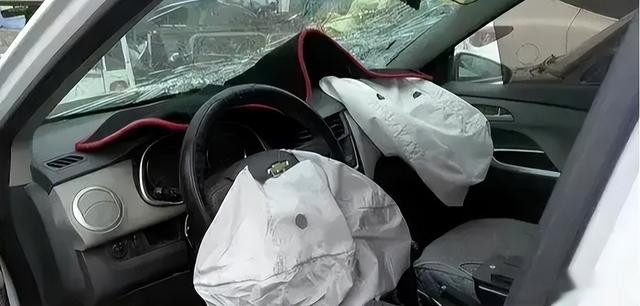 悲情的刘丹:25岁车祸去世,箫剑为她扫墓24年,父亲 哥哥先后离世