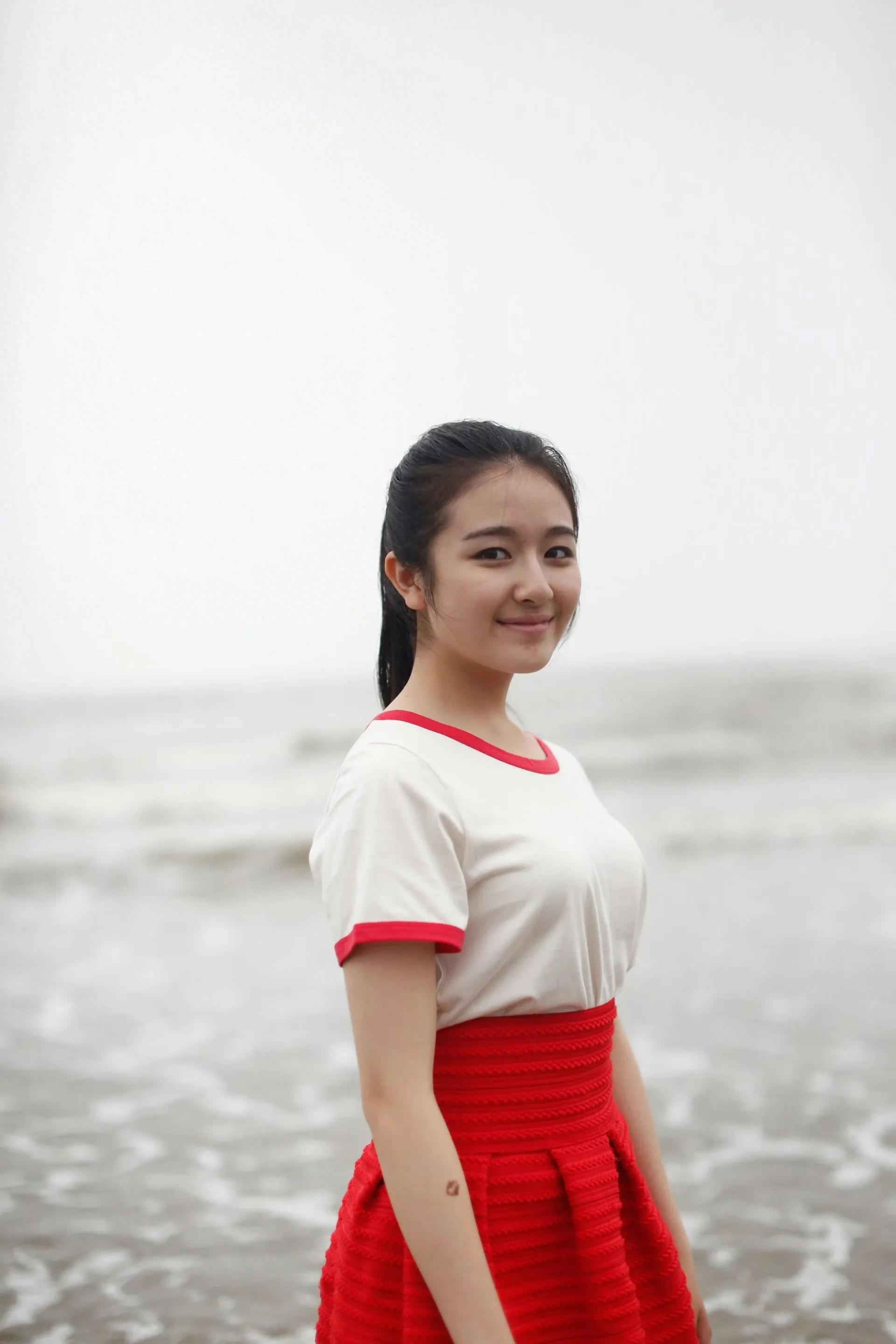 李兰迪早期海边素颜写真